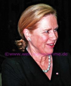 Foto Liv Ullmann (FILEminimizer).jpg