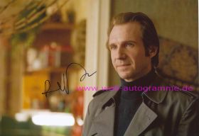 Ralph Fiennes 2011 (FILEminimizer).jpg